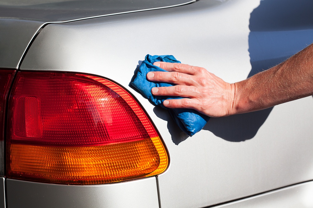 detailing a car